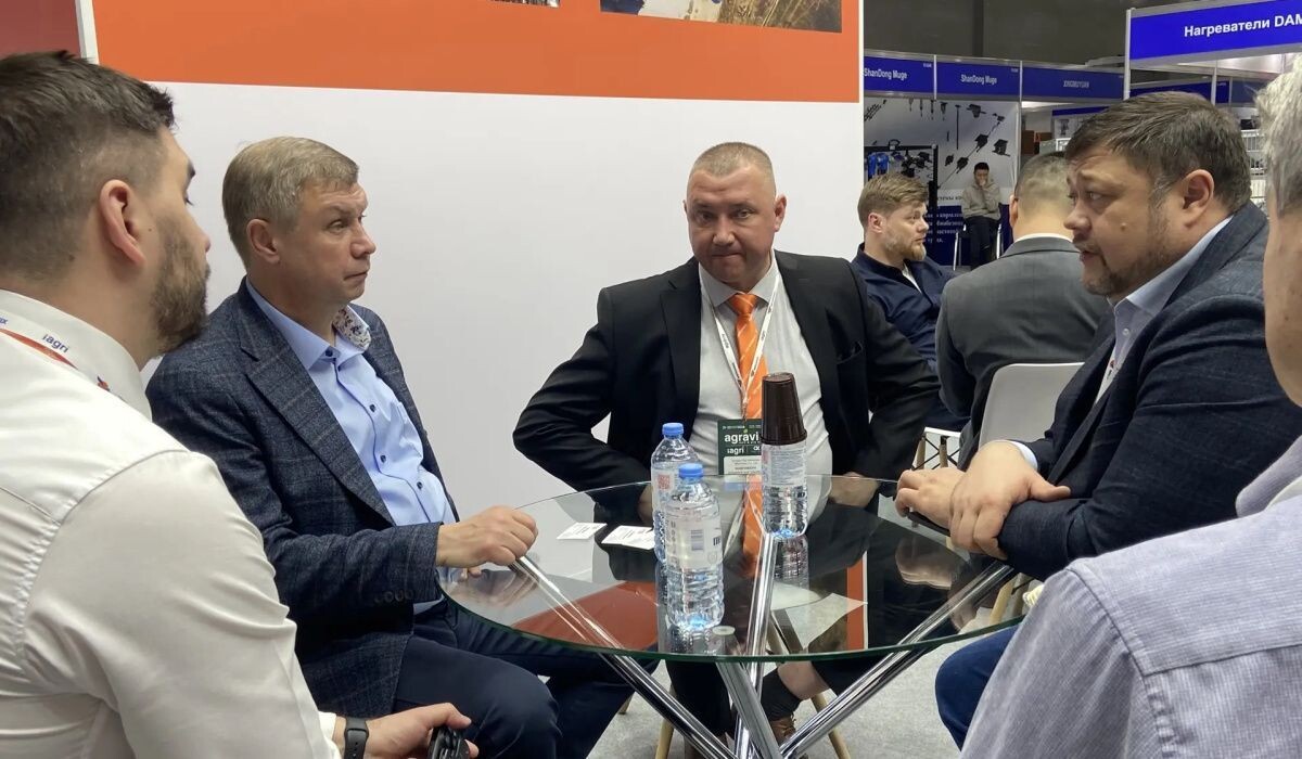     Владимир Бельков на переговорах с компанией Big Herdsman. Источник: АОН Автор фото: Никита Белов