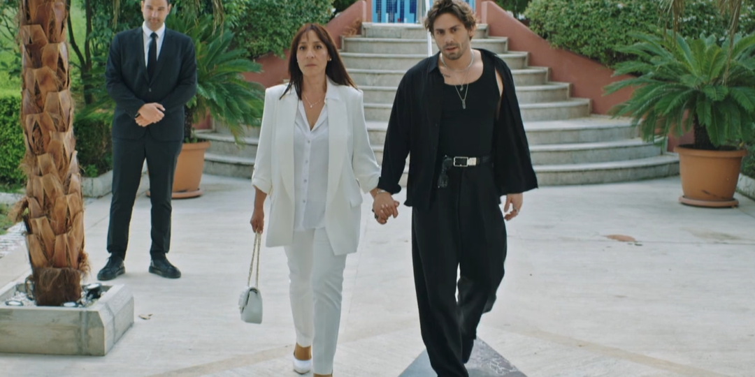 "Зимородок" (Yalı Çapkını). Нюкет и Кая, мать и сын. Какие энергии они принесли в Особняк Корханов?