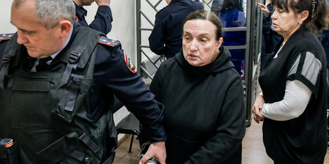 Слитки, кольца и часы