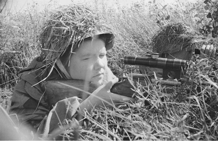 Снайпер Лидия Андреевна Онянова на Калининском фронте