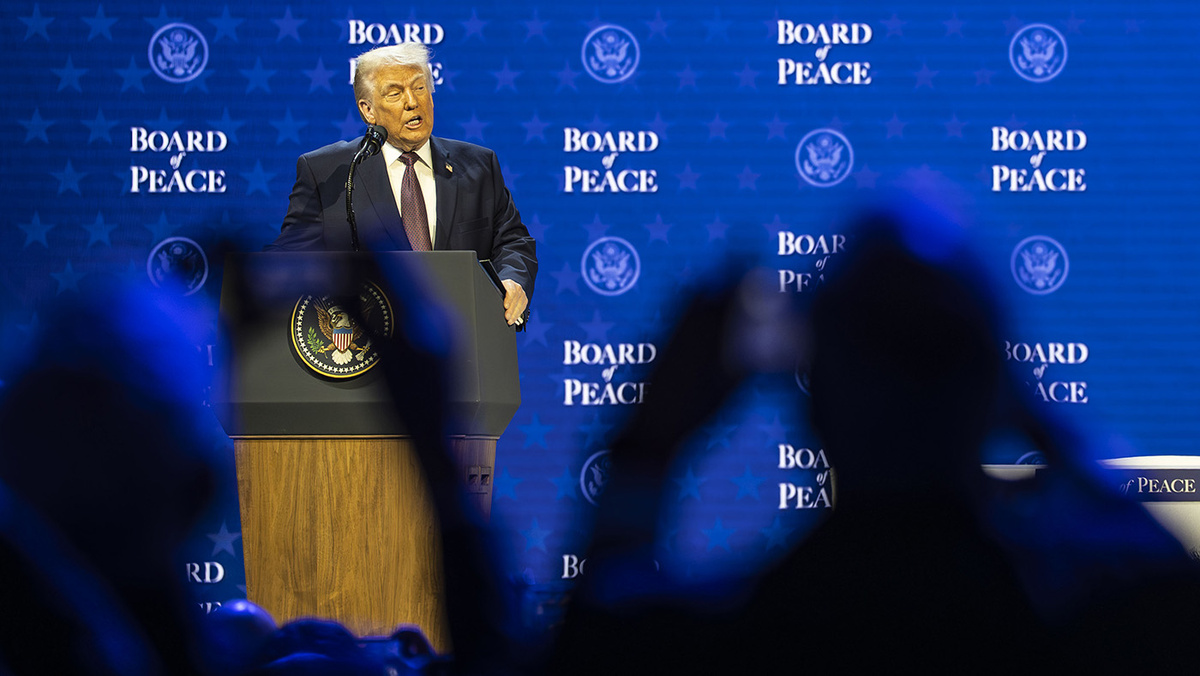   Valeriano Di Domenico / World Economic Forum- Президент США Дональд Трамп