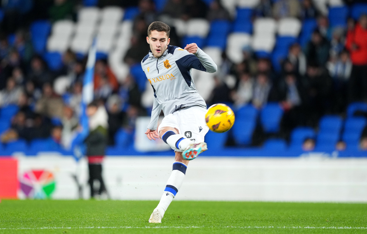    Полузащитник "Реал Сосьедад" Арсен Захарян  Juan Manuel Serrano Arce/Getty Images