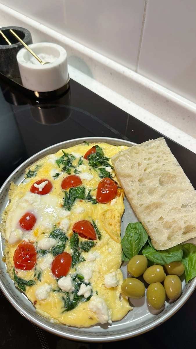 Омлет с овощами и творогом