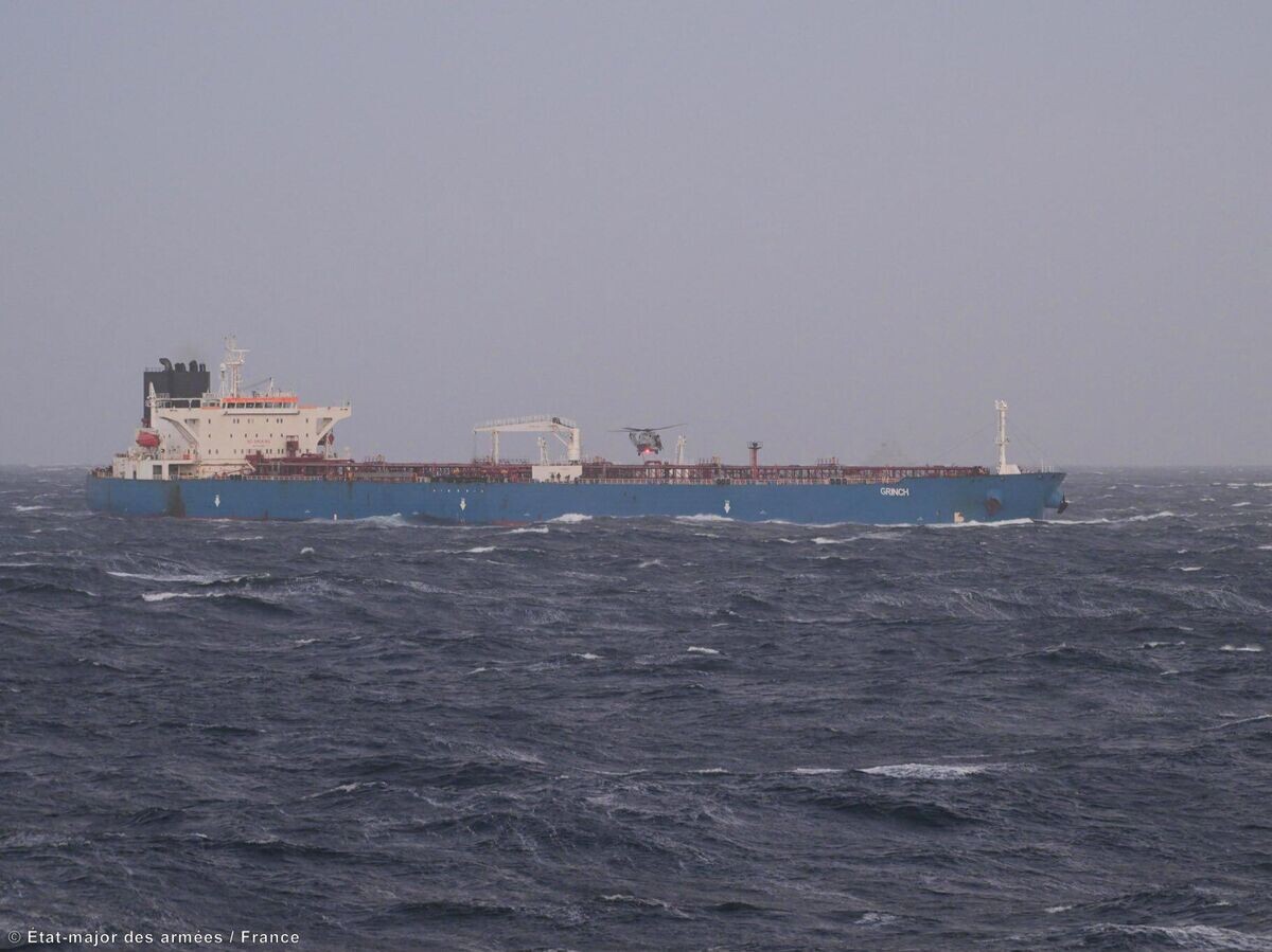    ВМС Франции задержали в нейтральных водах Средиземного моря нефтяной танкер, следовавший из России | © Фото : Генеральный штаб вооруженных сил Франции