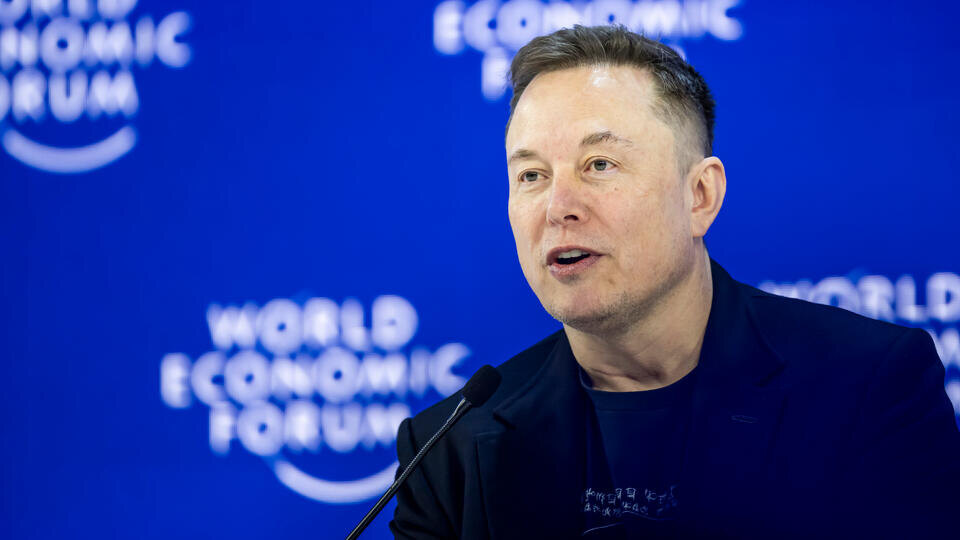     Маск заявил о превосходстве ИИ над человечеством к 2031 году GIAN EHRENZELLER/EPA/TASS