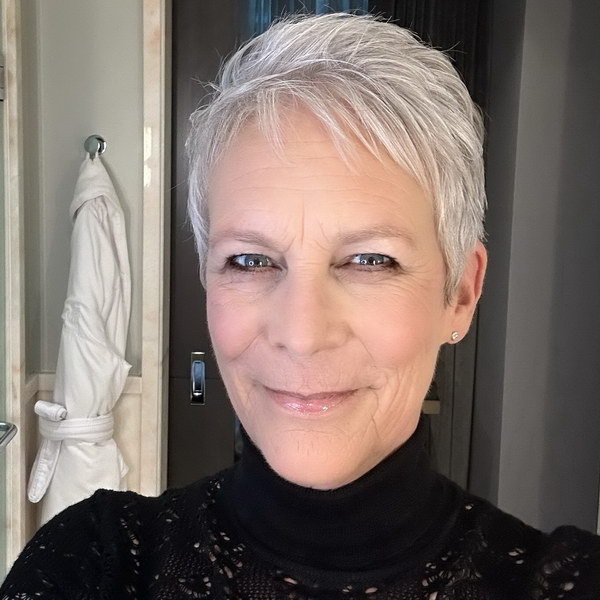     Режиссер «Идеального голоса» снимет ремейк «Она написала убийство» с Джейми Ли Кёртис