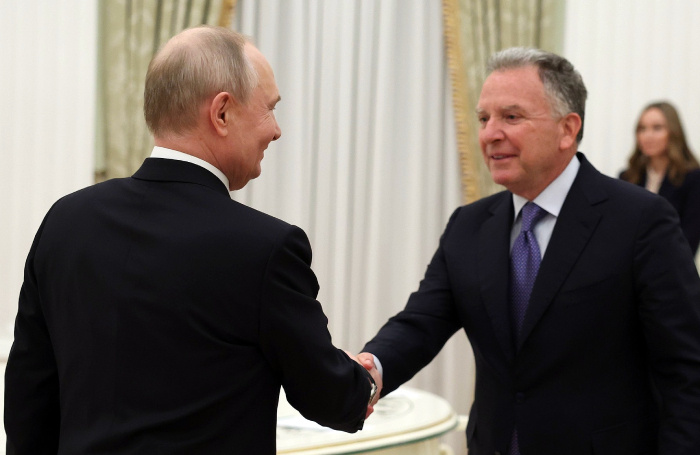    Владимир Путин со Стивеном Уиткоффом.kremlin.ru