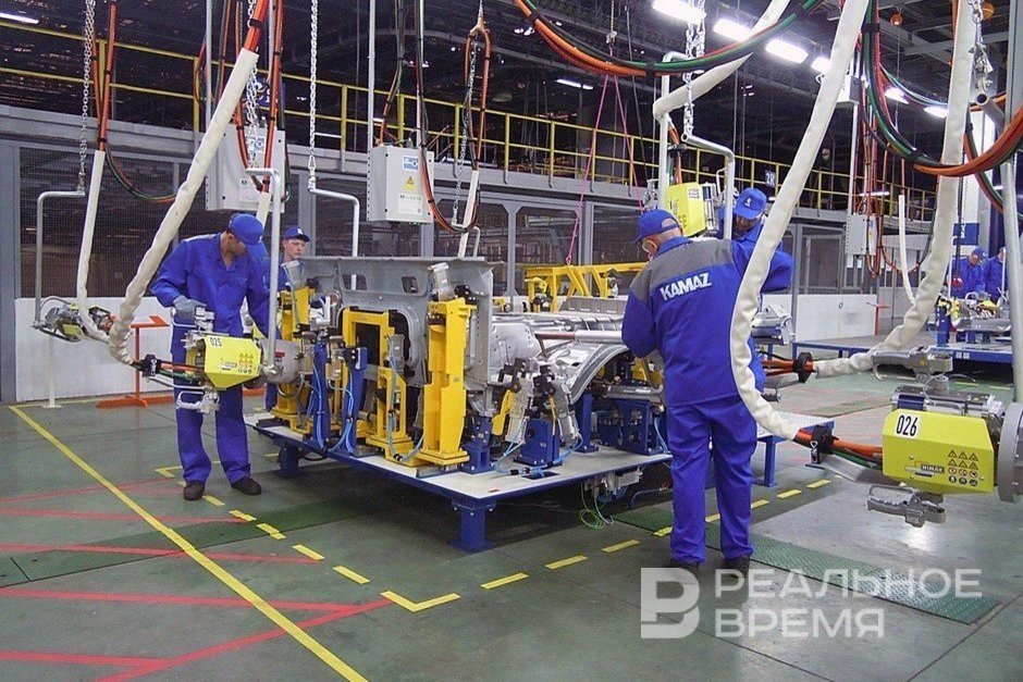    КАМАЗ подал встречный иск, требуя взыскать штраф с «Эконекса» за невыполненный демонтаж старой системы освещения. Сергей Афанасьев / realnoevremya.ru