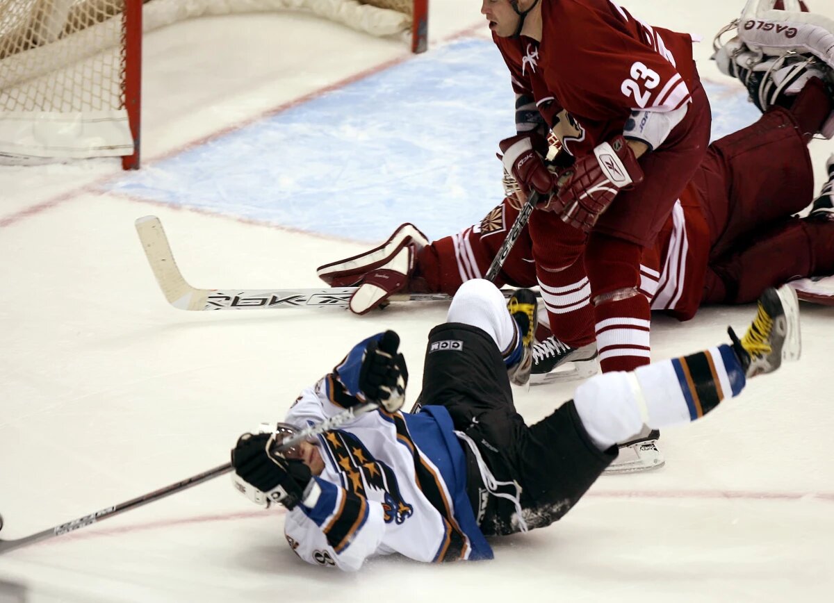     Monumental Sports Network о 20-летии легендарного гола Овечкина: момент, изменивший хоккей