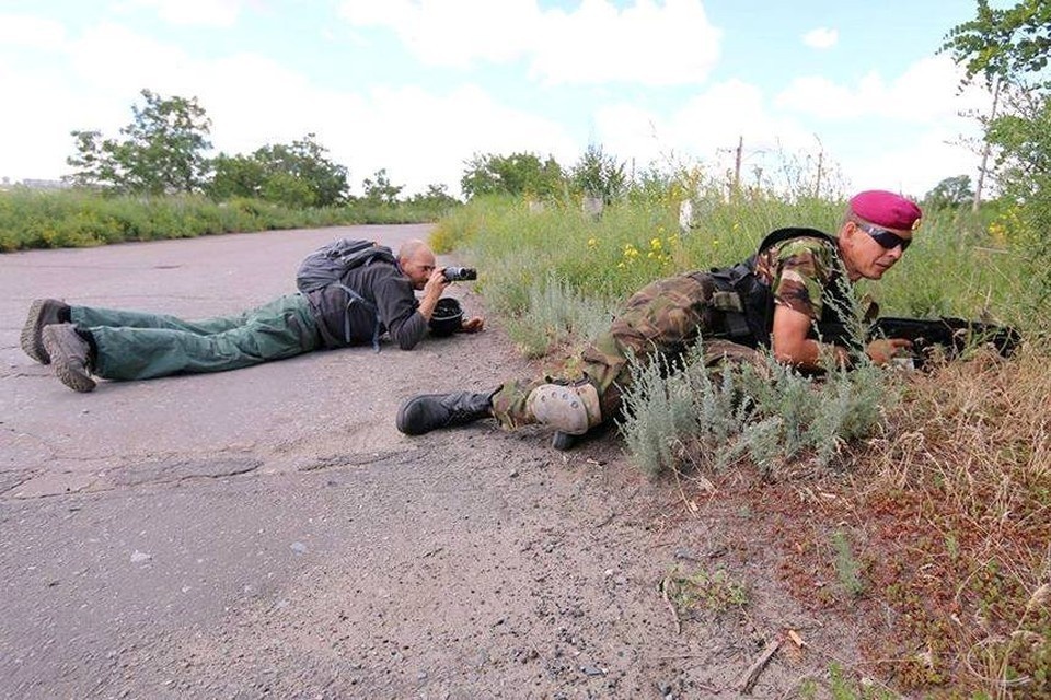    Встреча со снайпером у блок-поста Рыбхоз. Автор Андрей Стенин