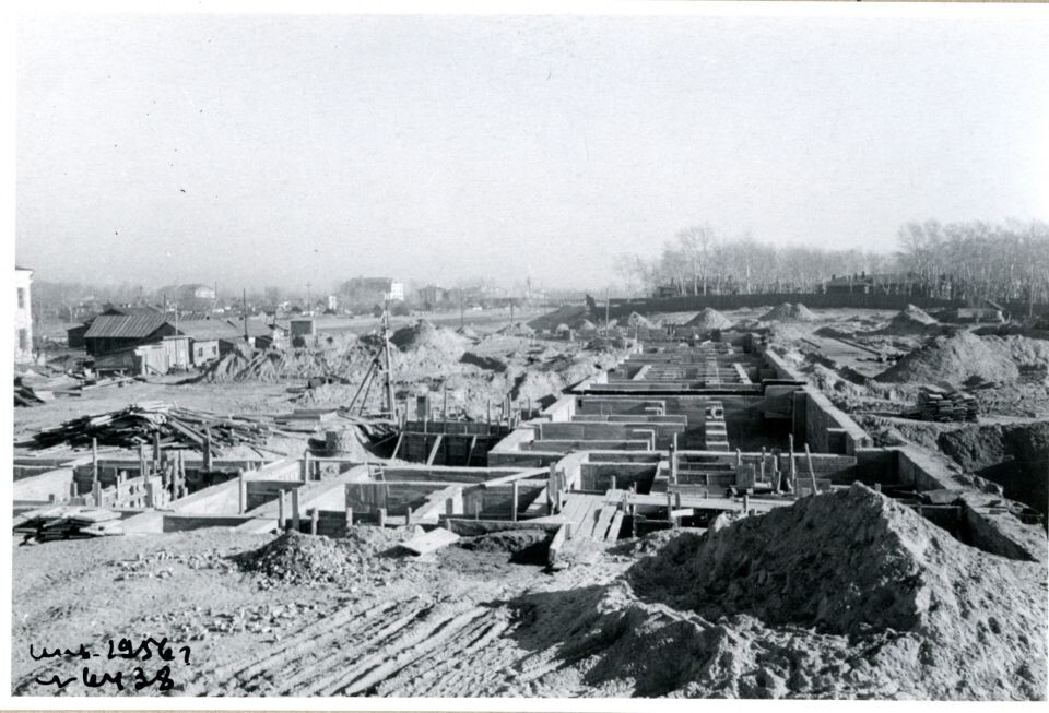    Барнаул 1955 г. Ленинский проспект, 8-7-6-Алтайские улицы - место застройки жилого здания хлопчатобумажного комбината . Источник: goskatalog.ru, архив АГКМ, Калинин Н.Н.