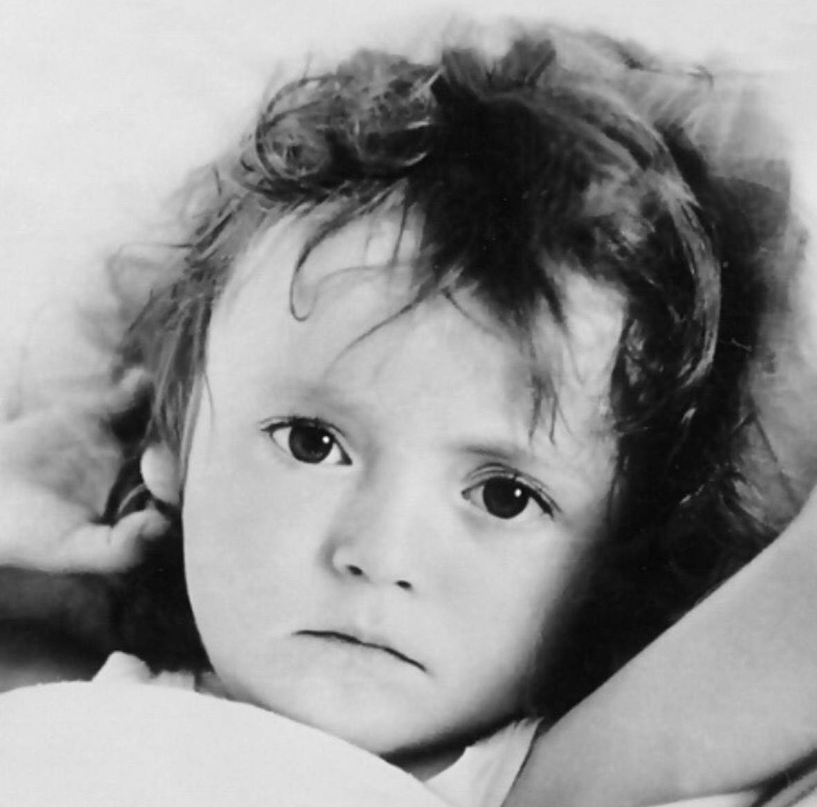       Соцсети Анжелики Варум