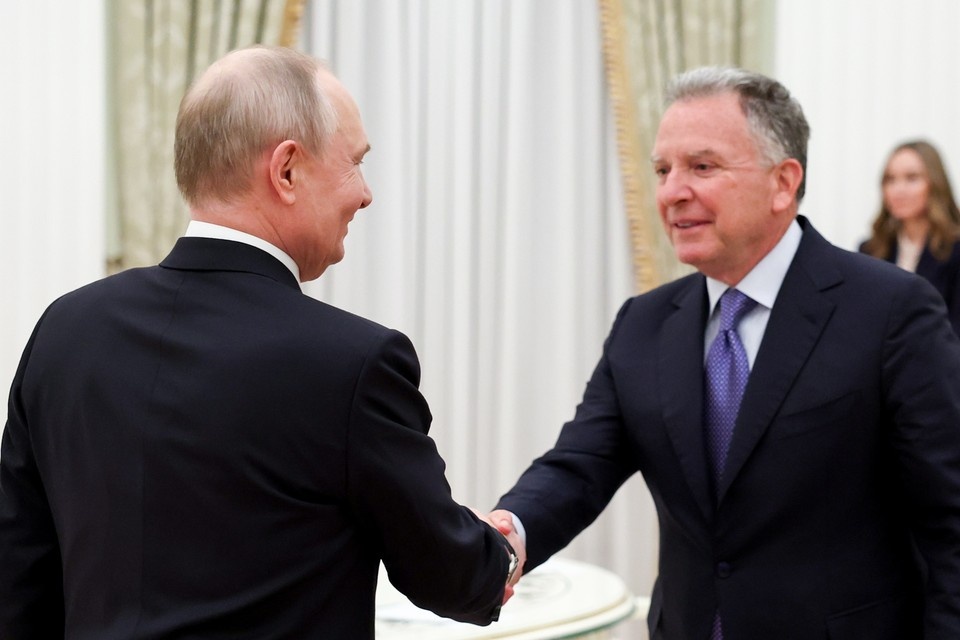    Президент РФ Владимир Путин и спецпосланник президента США Стивен Уиткофф во время встречи в Кремле. Фото: Александр Казаков/пресс-служба президента РФ/ТАСС