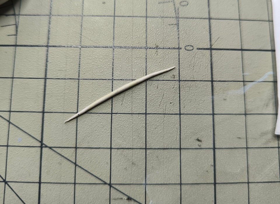 В процессе сборки модели российского самоходного зенитного ракетно-пушечного комплекса (ЗРПК) "Панцирь С-1". Масштаб 1/35. Производитель "MENG" (Китай). Фото предоставлено участниками-дуэлянтами из ТГ-группы © 2026 год