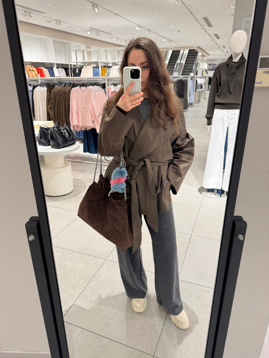 Почти три недели кисли дома - то болели, то холодно. Один раз вытащила себя на шоппинг