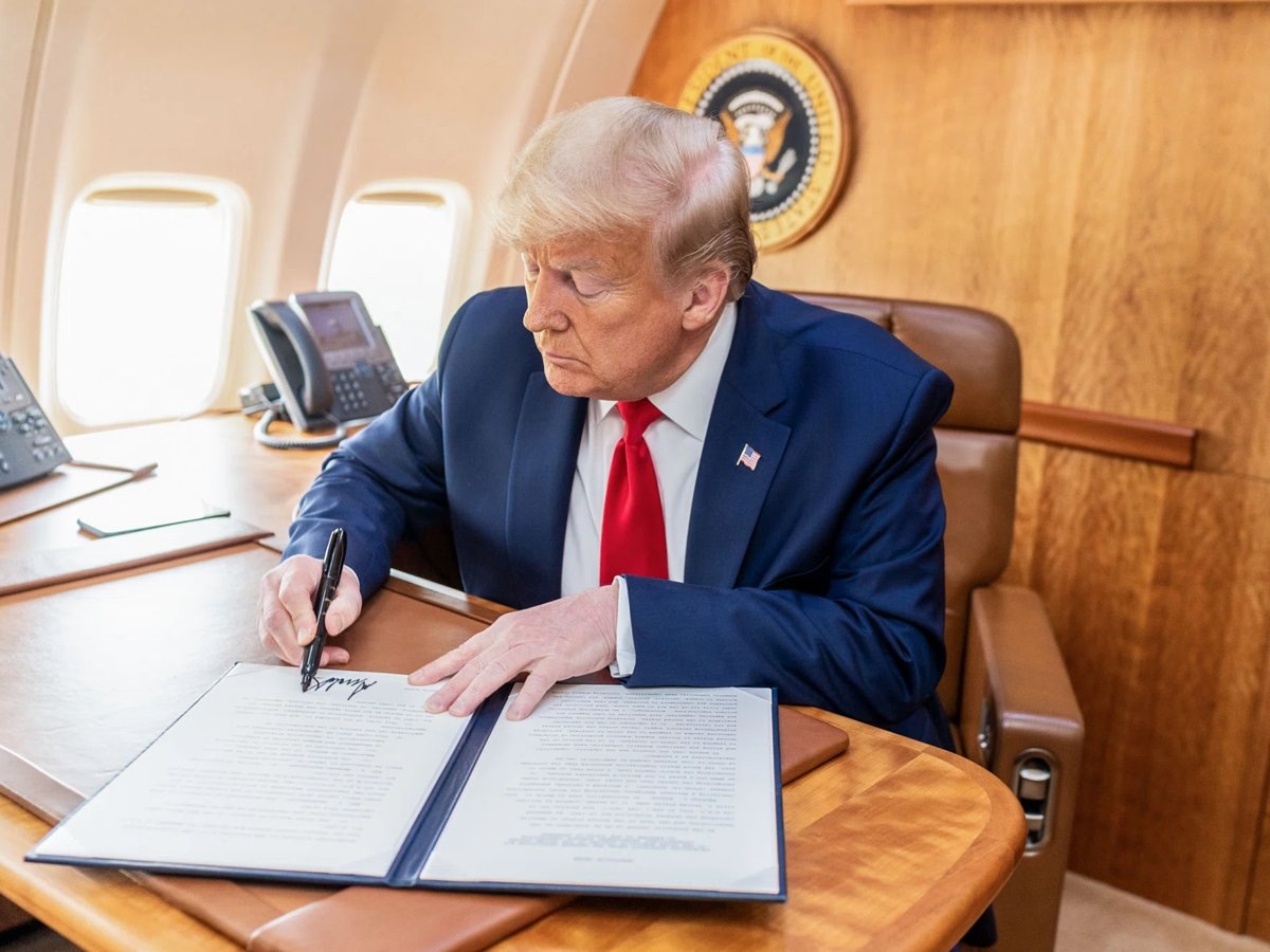     Трамп с помощью рамочного соглашения с НАТО по Гренландии ударил по России