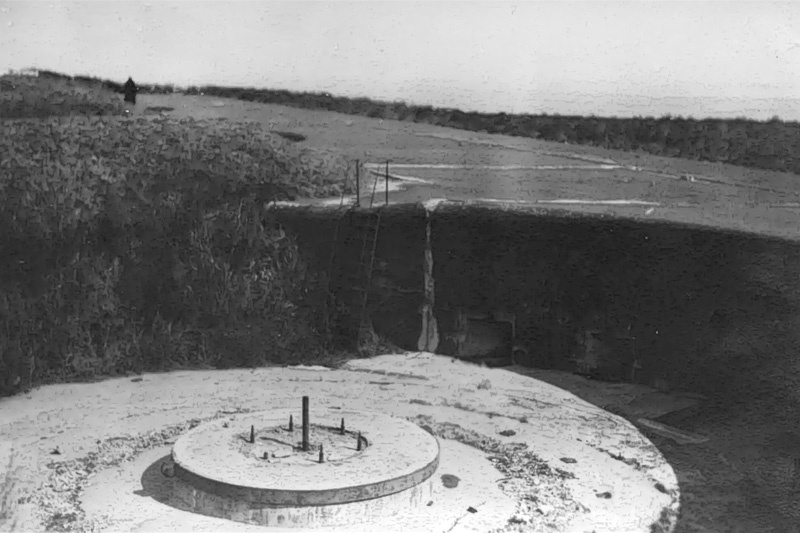 Фото орудийного дворика в 1923 г., найденное на сайте старых фотографий pastvu.com.