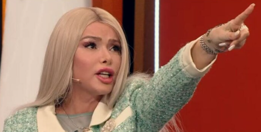 От кукольной маски до семейной драмы: за что Алёну Кравец называют мастером скандалов?