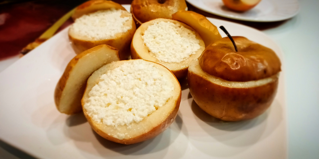 Запечённые яблоки: вкусно, просто, полезно. Готовим быстро, едим с удовольствием😉!