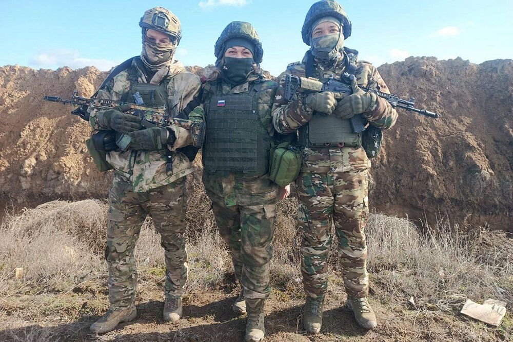    Ласка с боевыми товарищами. Фото из личного архива