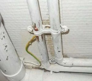 Сдали квартиру, заземление на батарее, что делать?