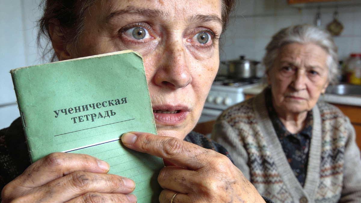 Баба Валя раскрыла обман мужа одной фразой: «Вторник — 14:00, зашёл в третий подъезд»