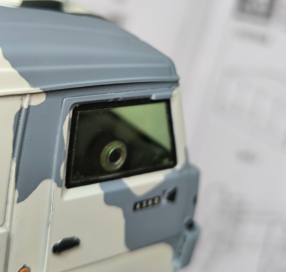 В процессе сборки модели российского самоходного зенитного ракетно-пушечного комплекса (ЗРПК) "Панцирь С-1". Масштаб 1/35. Производитель "MENG" (Китай).  Фото предоставлено участниками-дуэлянтами из ТГ-группы © 2026 год