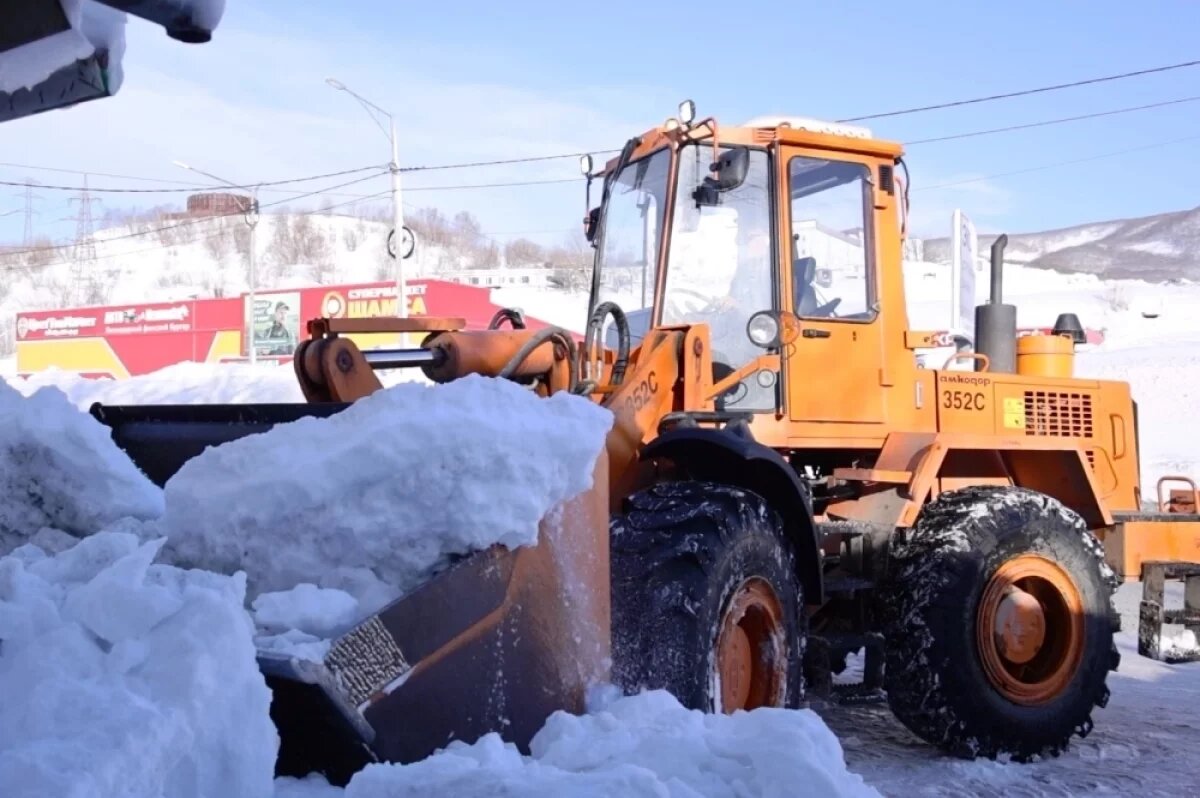    Сахалинцы рассказали, как чистят от снега столицу Камчатки
