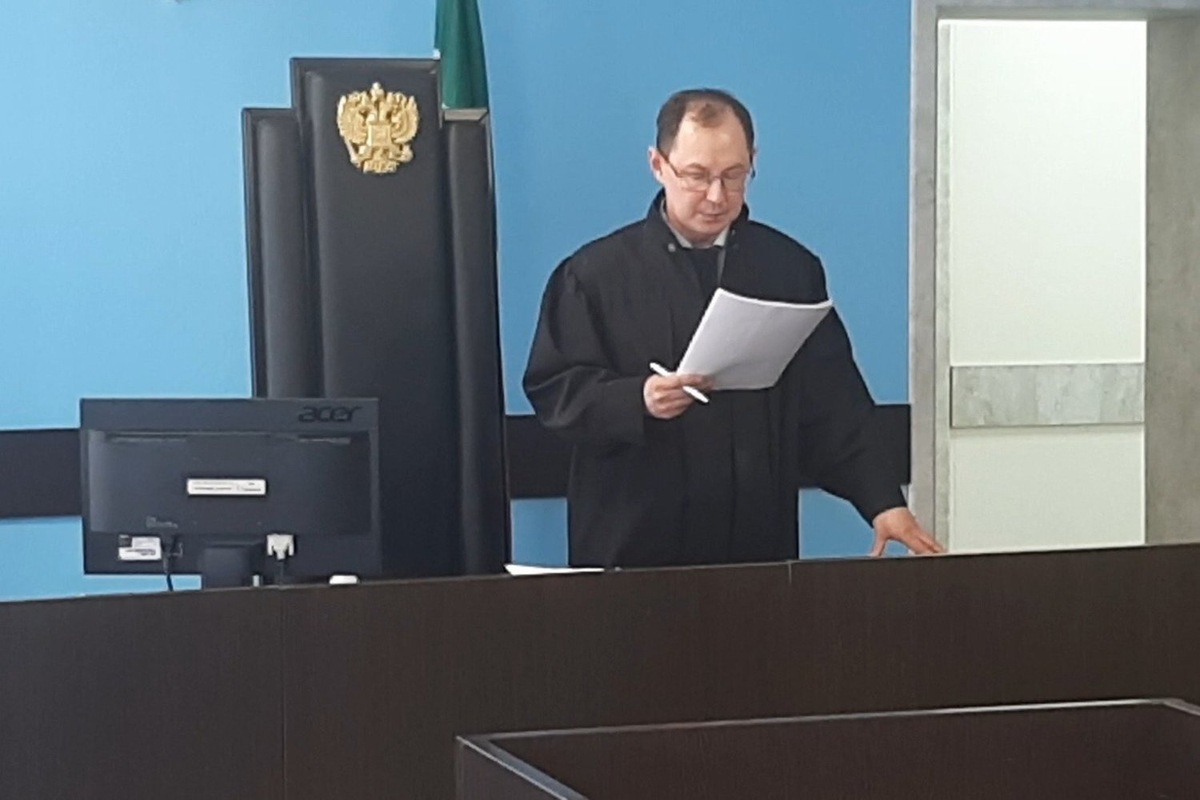    Материал по мере пресечения рассматривал председатель Заинского суда Рамиль Бикмиев. скрин видео Заинского горсуда со страницы ВКонтакте