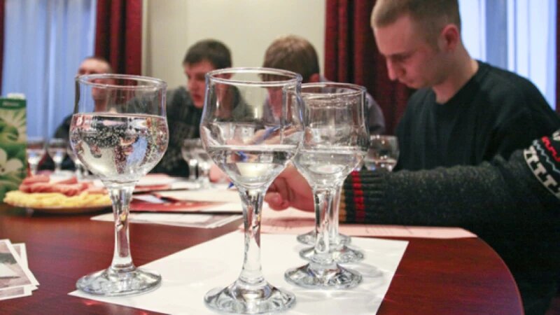     Дегустация водки. Михаил Хаустов