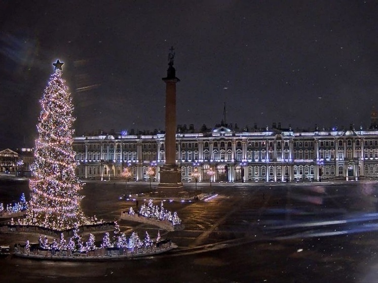     Подготовка к демонтажу уже ведется. Фото: скриншот онлайн-камеры / Ростелеком