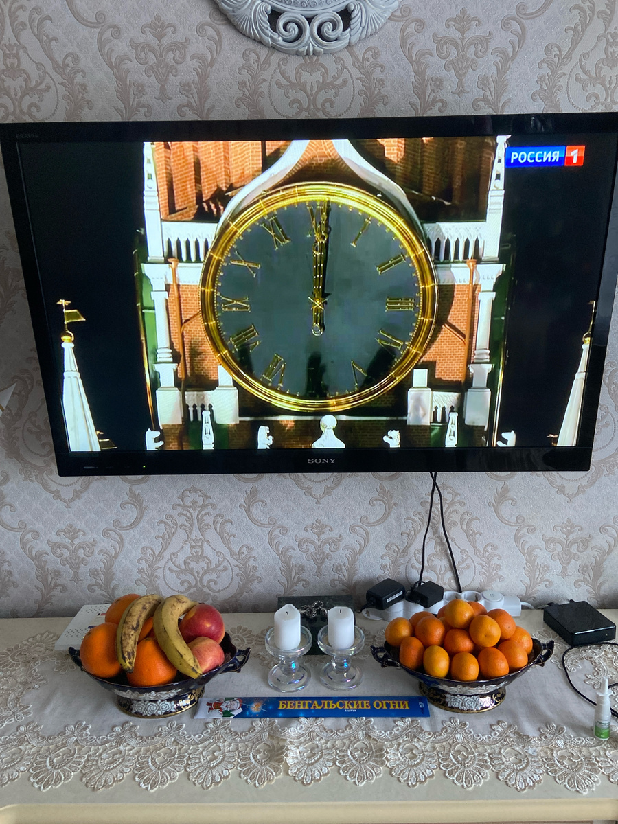 Новогоднее меню ИПешника: мандариновая икра и прошлогодние свечи... Фото из личного архива автора © 2025 год