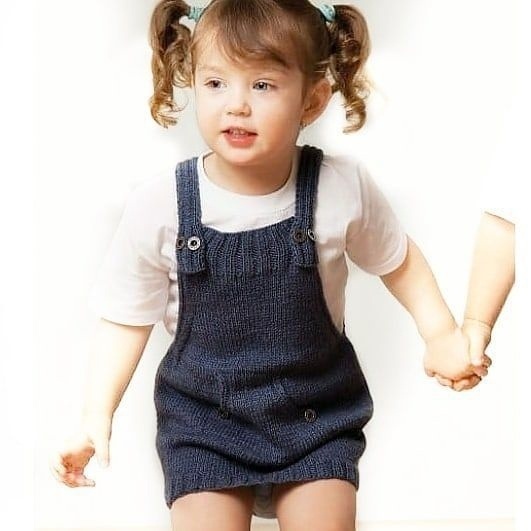 Очень простой сарафанчик.