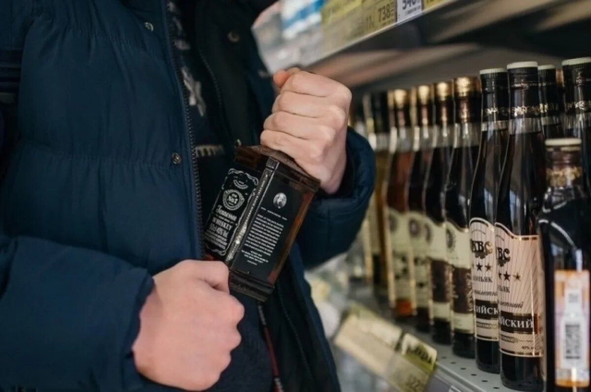    На Сахалине задержали похитителя премиального алкоголя из магазинов