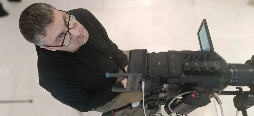    Константин Свидерски, кинооператор, продюсер и звукорежиссер, в интервью для Школы журналистики Владимира Мезенцева рассказал о кинопроизводстве и своей работе и преподавательском опыте. Наталия Мещерякова