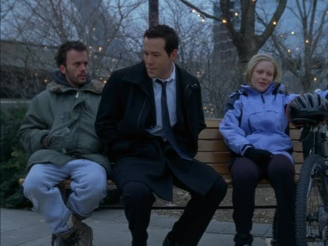 Трое друзей на лавочке