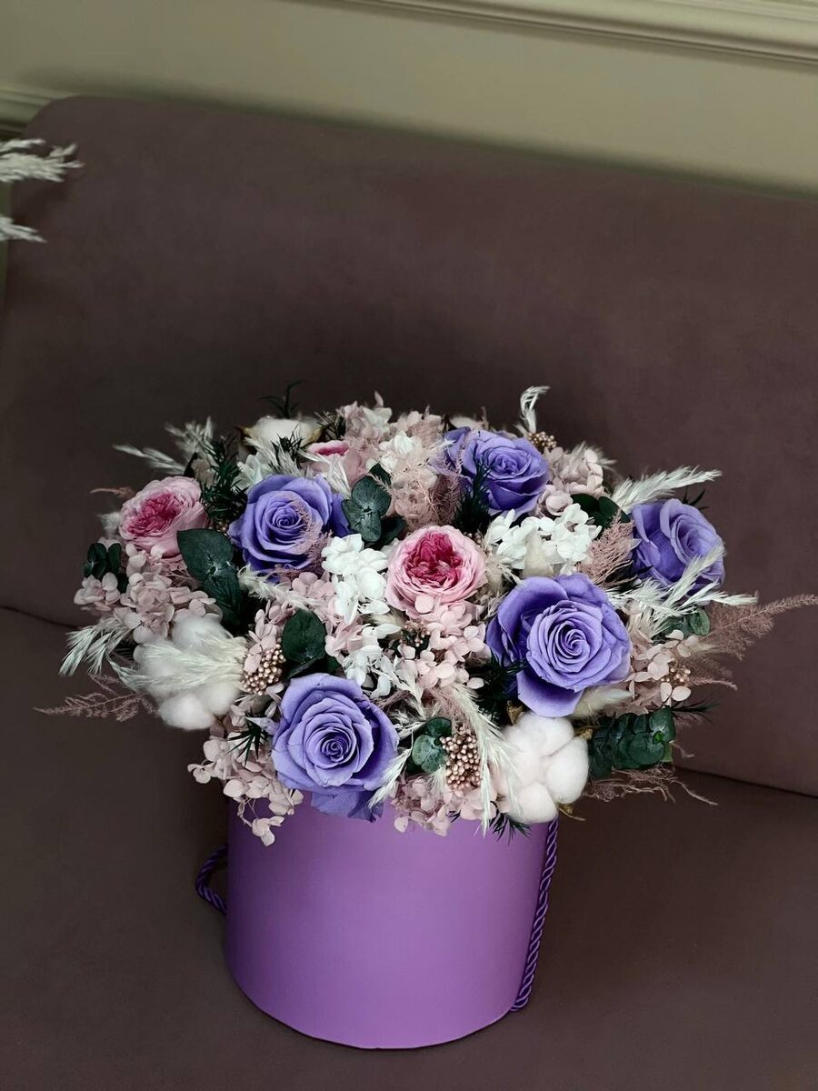 На этом фото представлен один из первых букетов, собранных в самом начале моего творческого пути. 