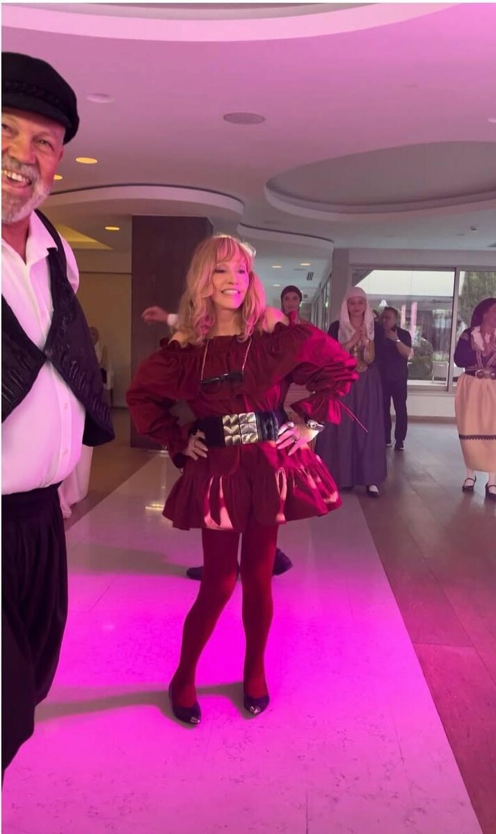 Алла Пугачева во время празднования дня рождения / фото инстаграм Максима Галкина