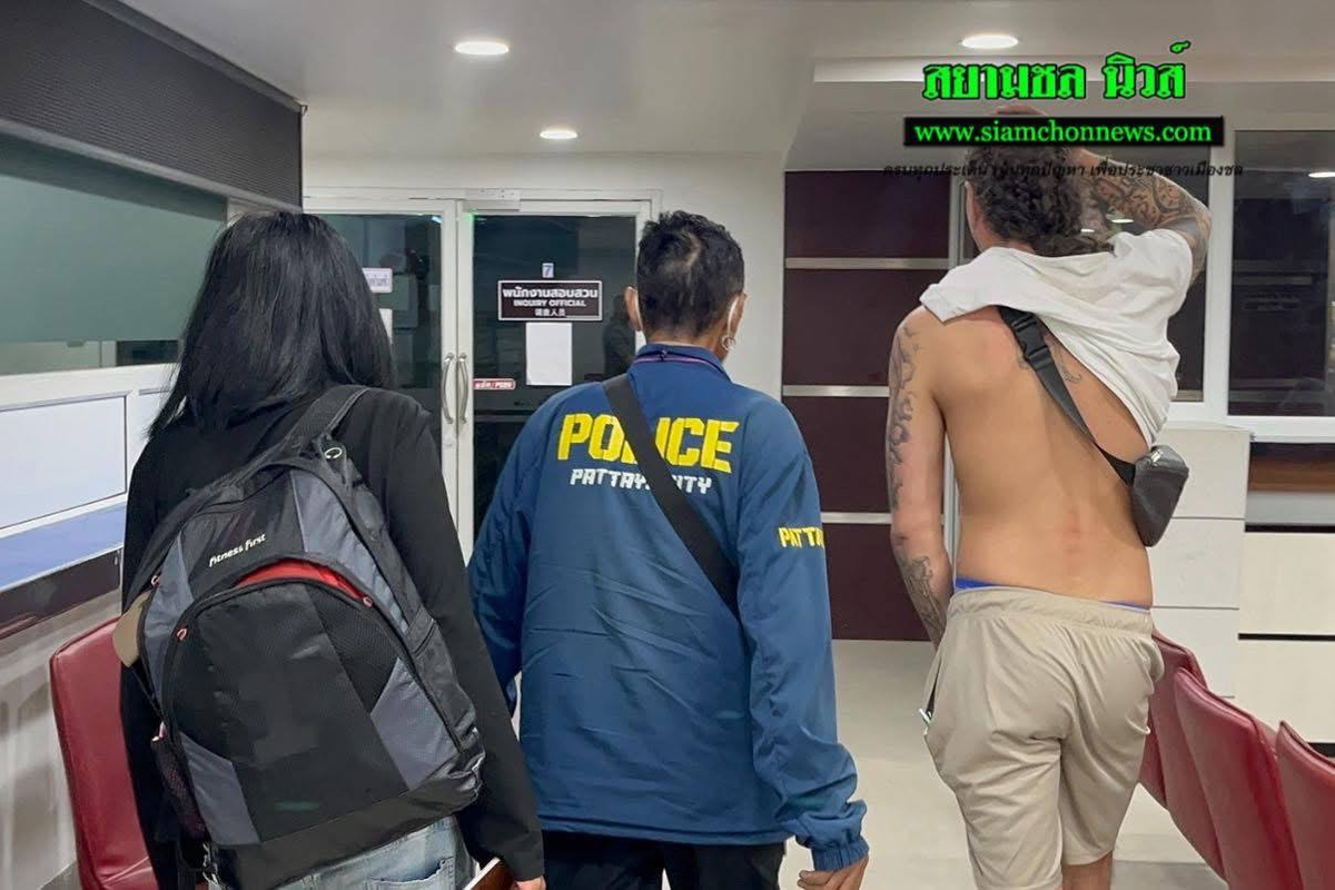 Ведут в  камеру. 