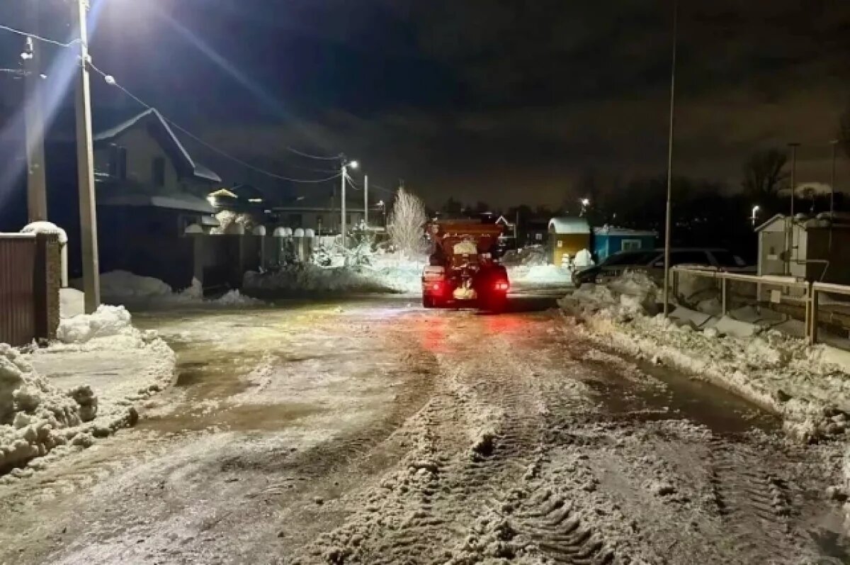    Устранили последствия коммунальной аварии на дорогах в Новопокровском