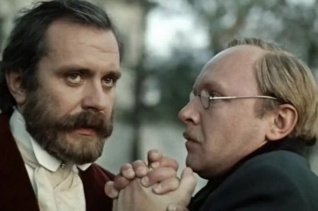 Кадр из фильма «Жестокий романс» (1984). Скриншот.