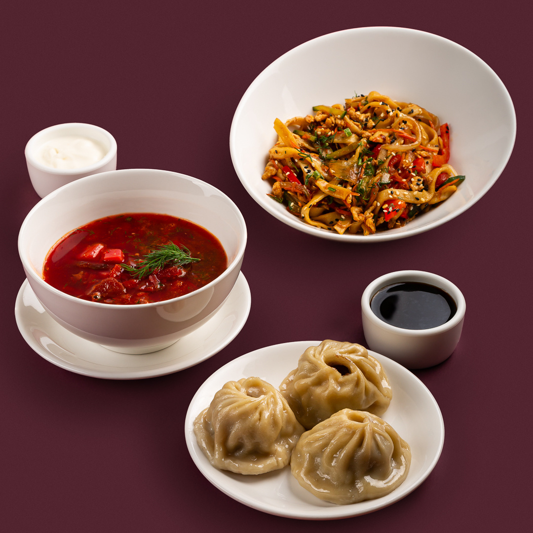 WOK с курицей 299р. Цена на 23.01.2026, актуальную цену смотрите на сайте unga38.ru