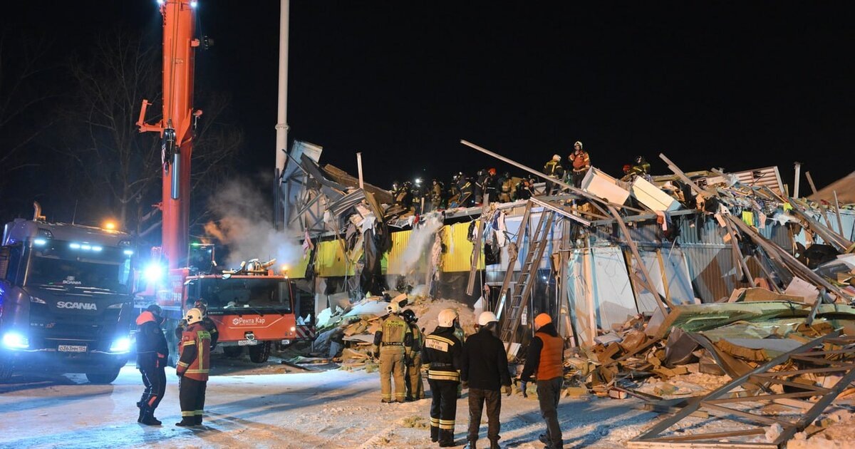 Торговый центр обрушился в Новосибирске — двое пострадали