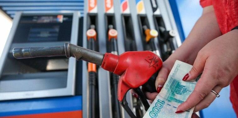 Вы не просто платите за бензин. Вы дотируете государственный бюджет.