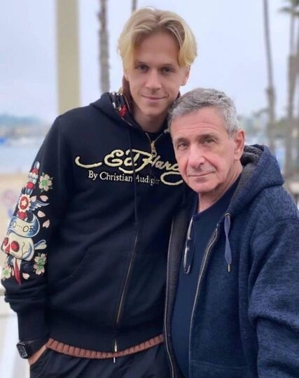 Слух, утраченный в два года, и гражданство, сменившееся в 23: как дочь Тутберидзе и сын Смолкина поженились ради Олимпийского льда