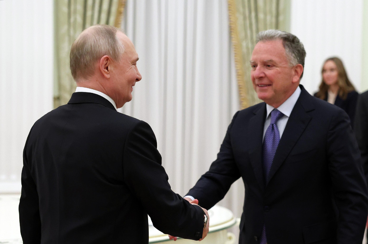 Встреча президента РФ Владимира Путина и спецпосланника президента США Стивена Уиткоффа в Кремле, 22 января 2026 года © POOL