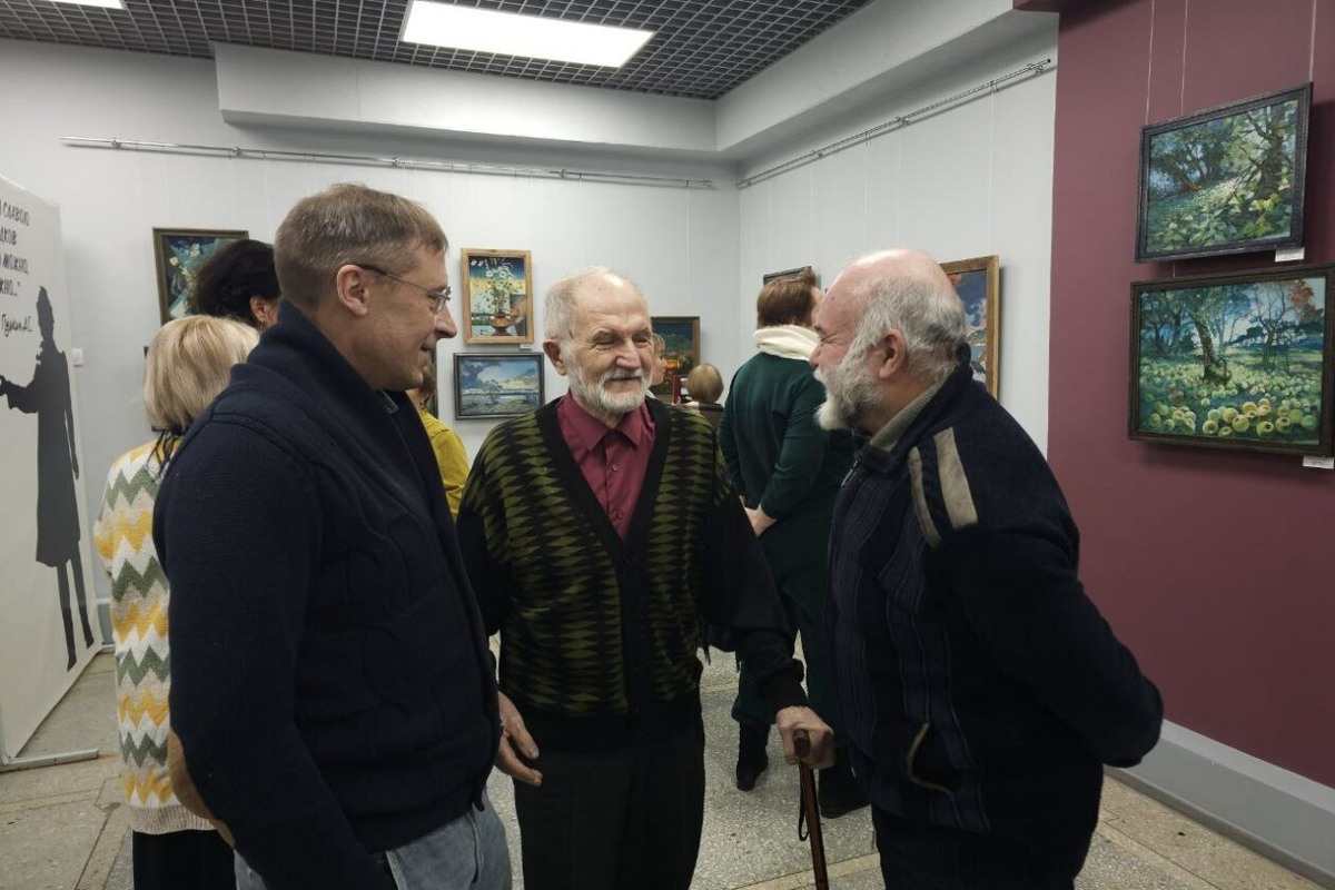 Юбилей Ивана Малашенко отметили персональной выставкой в Картинной галерее Усть-Илимска
Фото: Картинная галерея г. Усть-Илимска