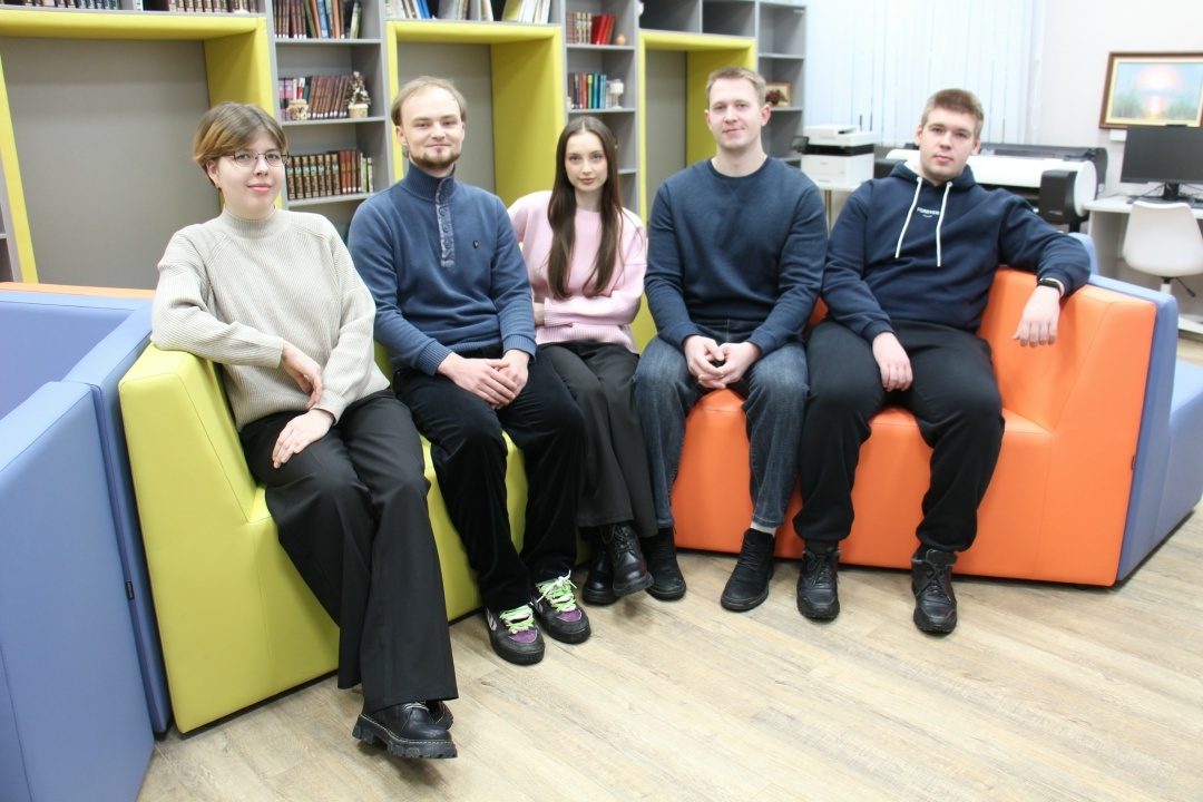 На снимке студенты Балахнинского филиала ННГУ им. Н.И. Лобачевского (слева направо): Александра, Даниил, Карина, Павел, Дмитрий.