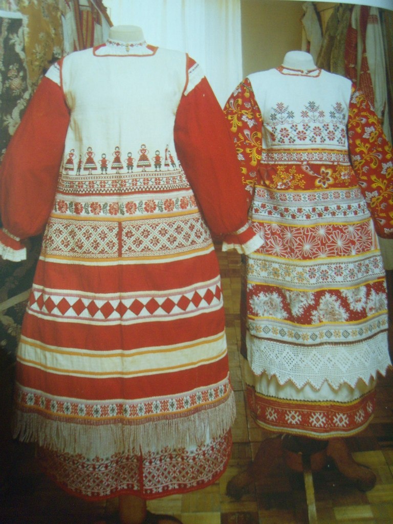 Праздничная женская одежда Орловской губернии Брянского уезда. Начало XX века.