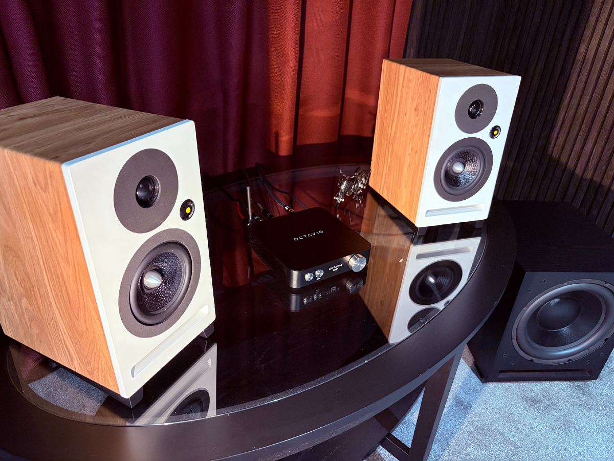 Davis Krypton 3, Octavio Amp, Davis Basson 777.